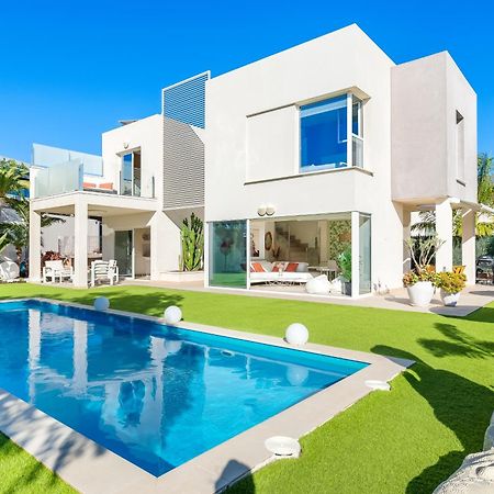 Villa Oasis Buddha Garden By Sunkeyrents 아데제 외부 사진