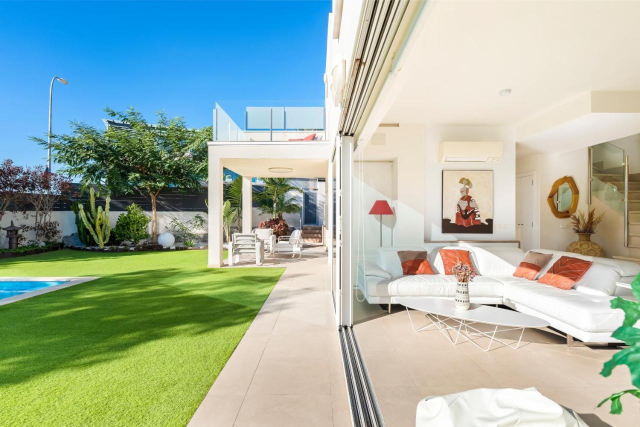 Villa Oasis Buddha Garden By Sunkeyrents 아데제 외부 사진