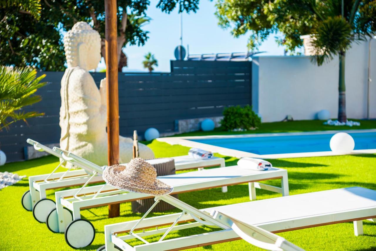 Villa Oasis Buddha Garden By Sunkeyrents 아데제 외부 사진
