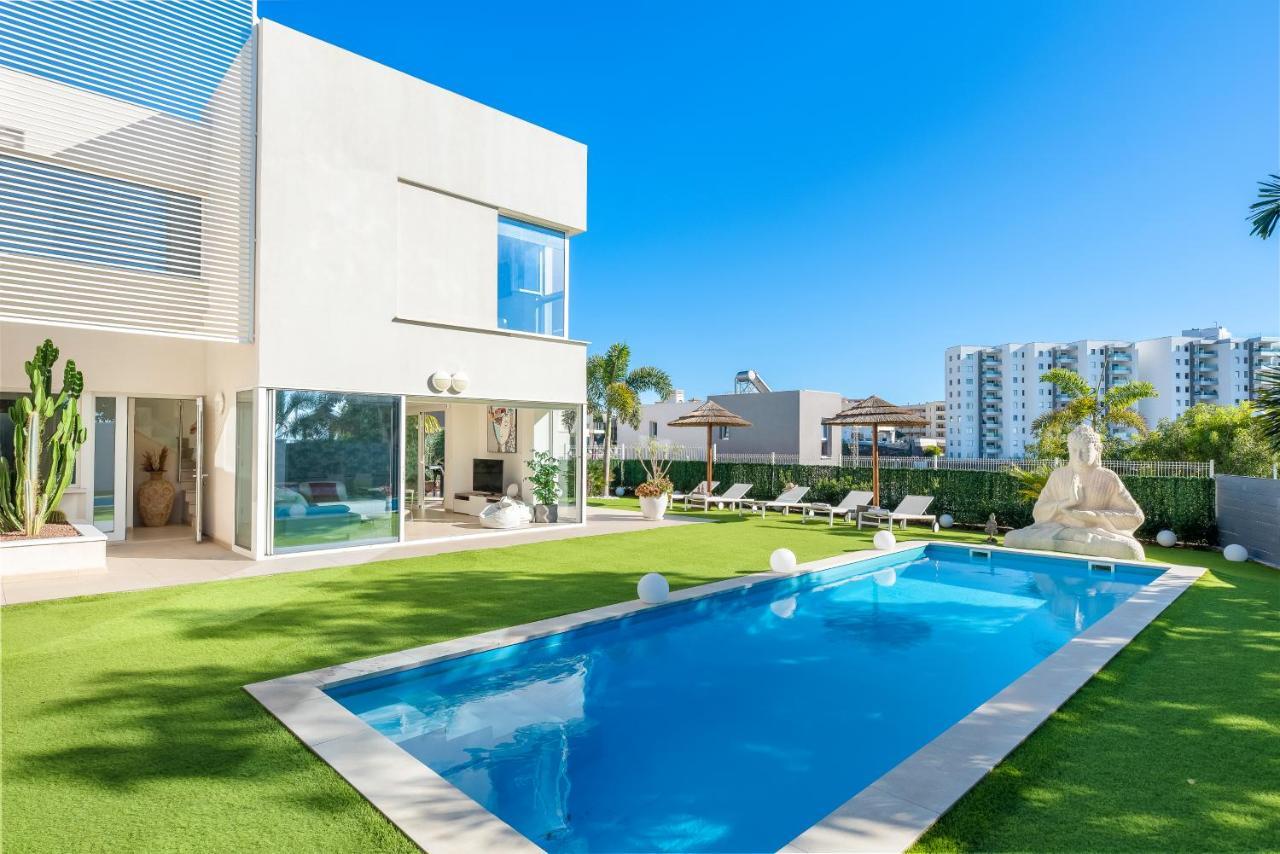Villa Oasis Buddha Garden By Sunkeyrents 아데제 외부 사진